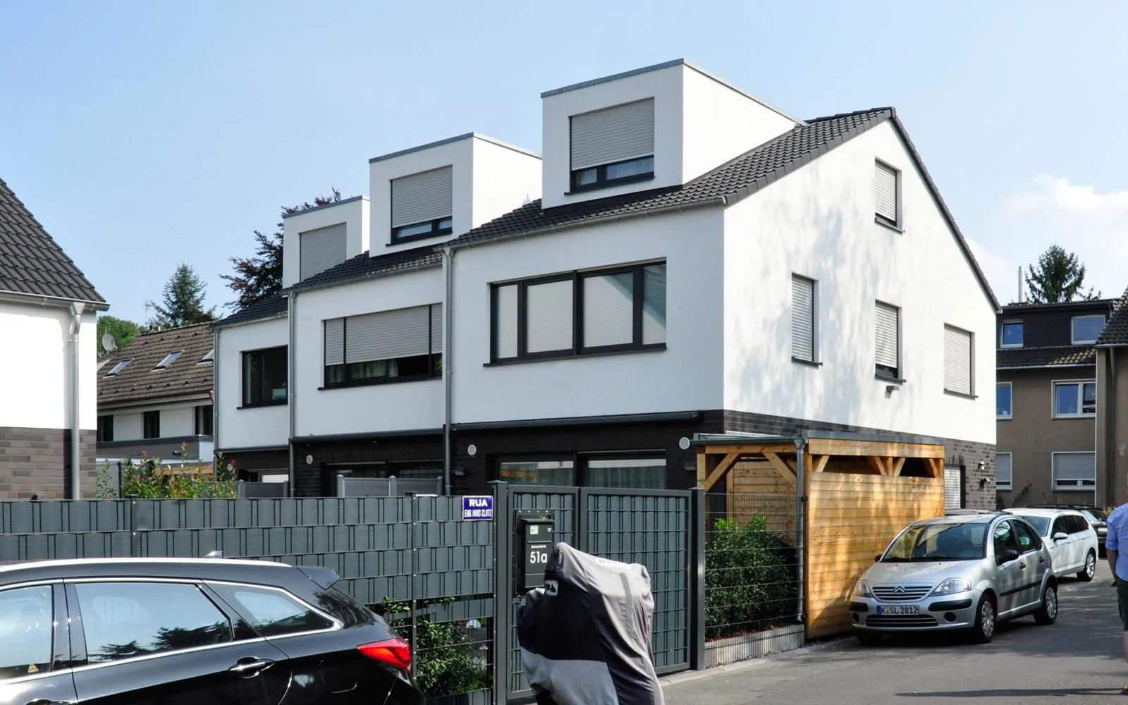BFS51_SteinwegClausArchitekten_Reihenhaus_Gaube_Klinker_Koeln_00004