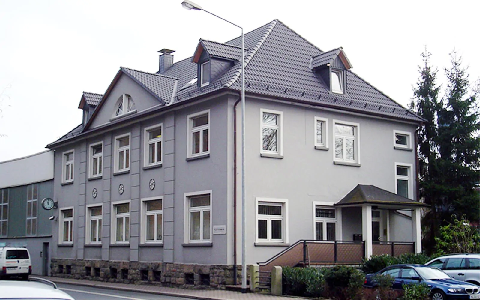 Messingwerk_SteinwegClausArchitekten_Buerogebäude_Anbau_Eckverglasung_Plettenberg_00001