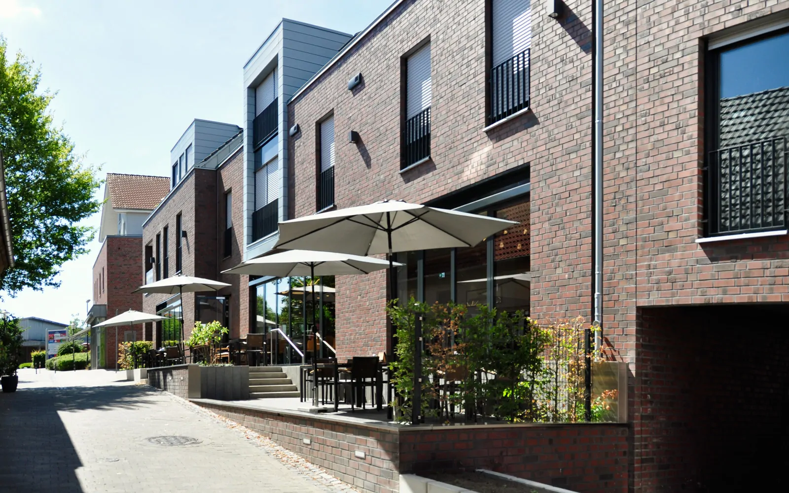 REV_SteinwegClausArchitekten_Mehrfamilienhaus_Nachverdichtung_Havixbeck_Klinker_00001
