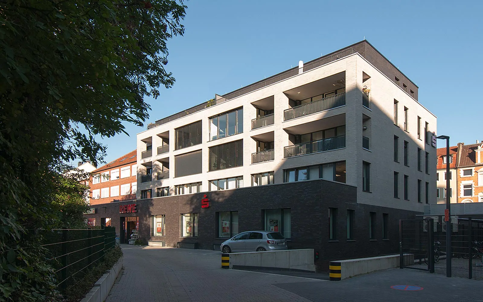 HWM2_SteinwegClausArchitekten_Koetter_Mehrfamilienhaus_Supermarkt_Sparkasse_Tiefgarage_Muenster_Warendorfer_00002